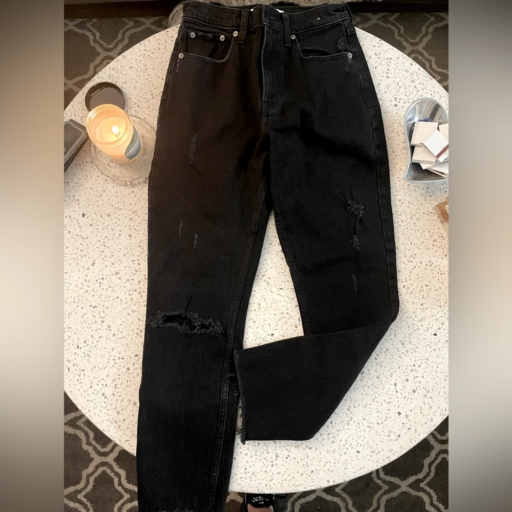 Abercrombie and Fitch-The Mom High Rise jeans
